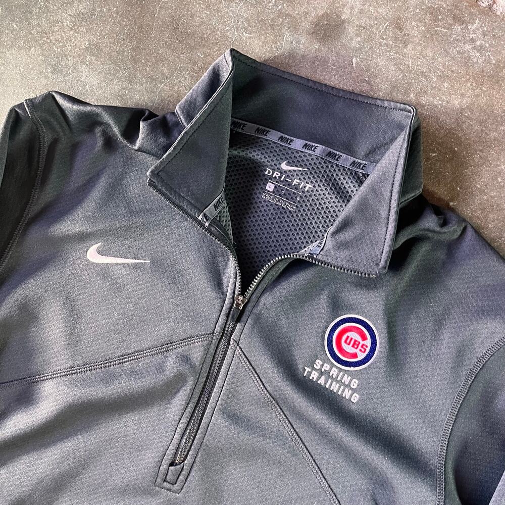 Modern Nike cubs Nike dri fit athletic collared longsleeve mens large